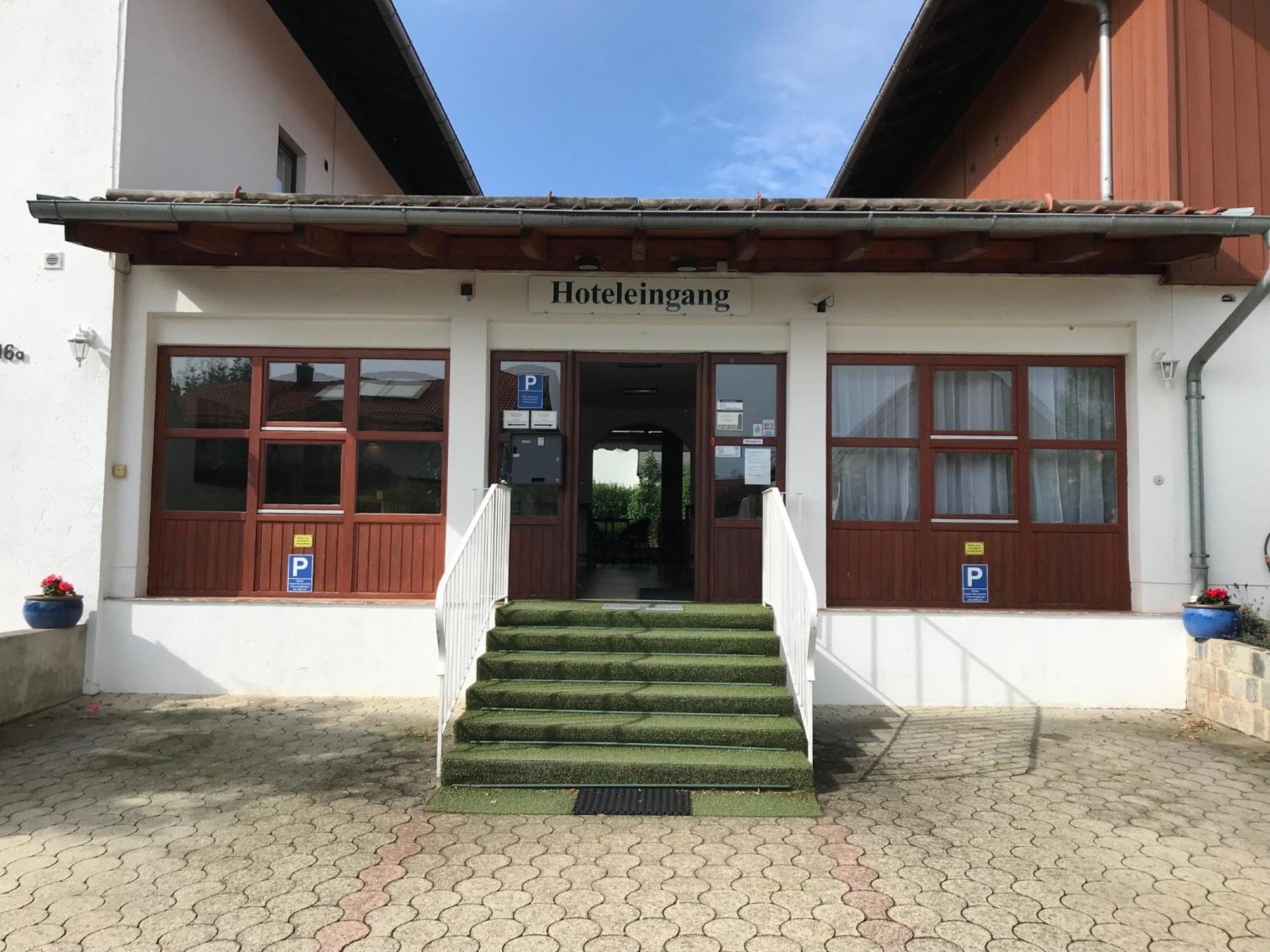 Abendruhe Hotel - Kontaktloser Check In Oberhaching Esterno foto